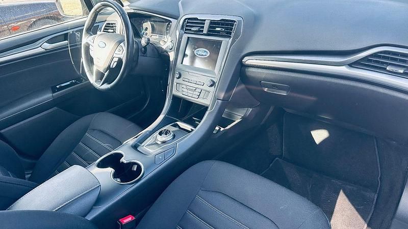 Gebraucht Ford Mondeo 150 PS (110 kW) 2020 Grau Limousine