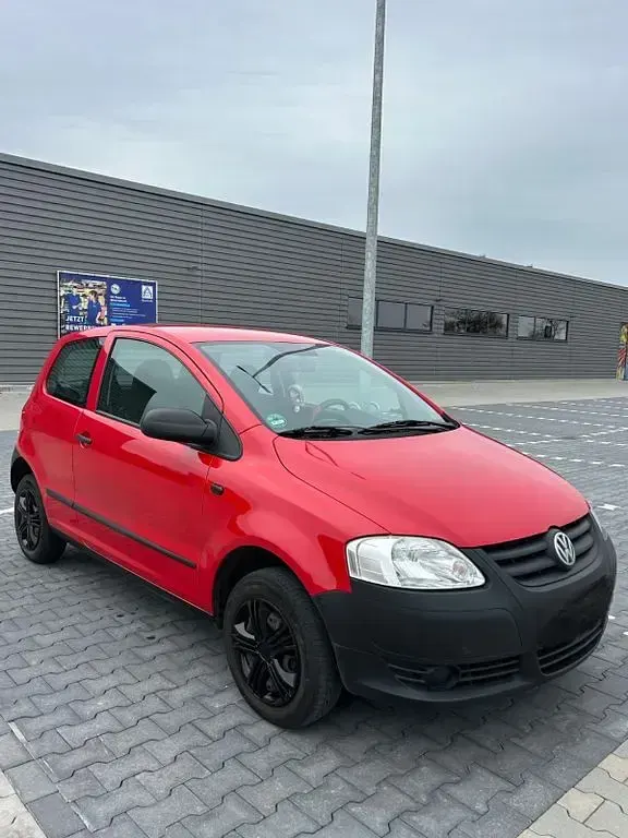 Usata VW Fox 75 CV (55 kW) 2007 Rosso Utilitaria