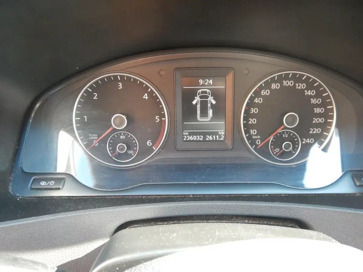 Używany VW Caravelle 102 KM (75 kW) 2013 Biały Van