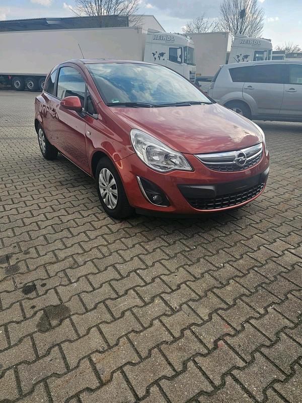 Gebraucht Opel Corsa 87 PS (63 kW) 2012 Orange Kleinwagen
