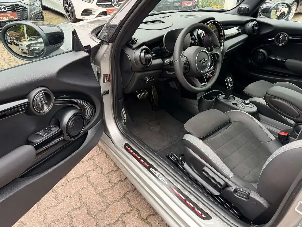 Gebraucht Mini John Cooper Works 231 PS (169 kW) 2023 Melting silver iii Kleinwagen
