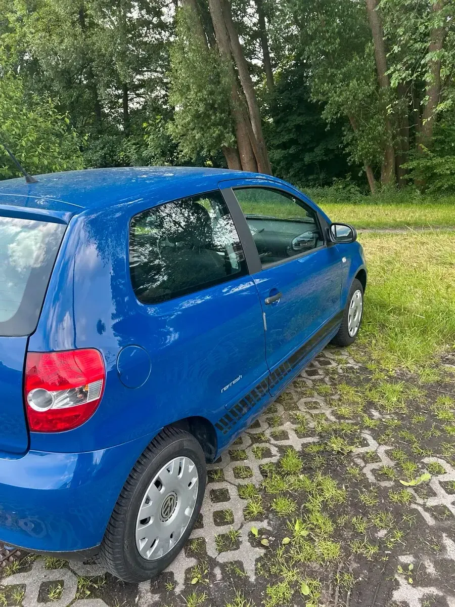 Gebraucht VW Fox 54 PS (39 kW) 2009 Blau Kleinwagen