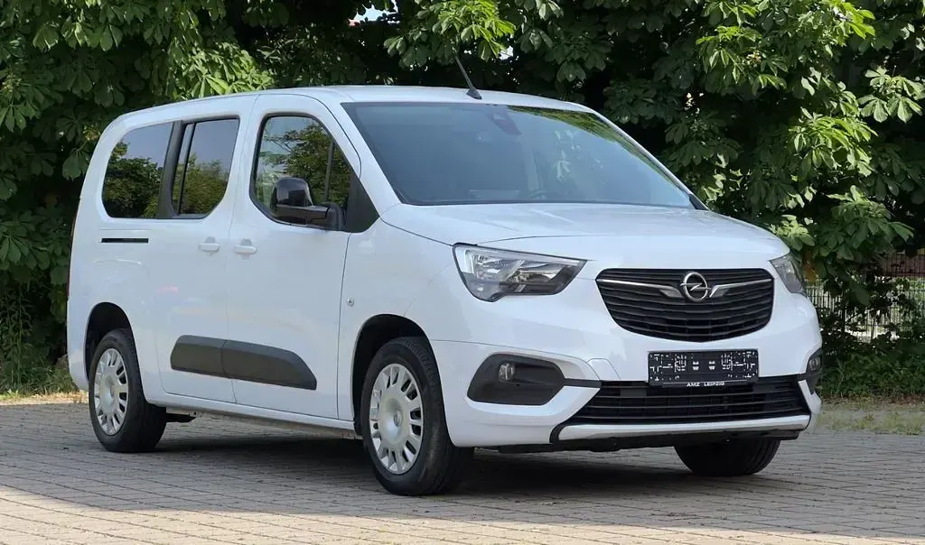 Gebraucht Opel Combo Life Elegance 131 PS (96 kW) 2023 Weiß Limousine