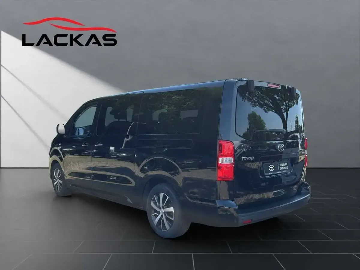 Gebraucht Toyota Proace Verso Comfort 144 PS (105 kW) 2023 Schwarz Kombi