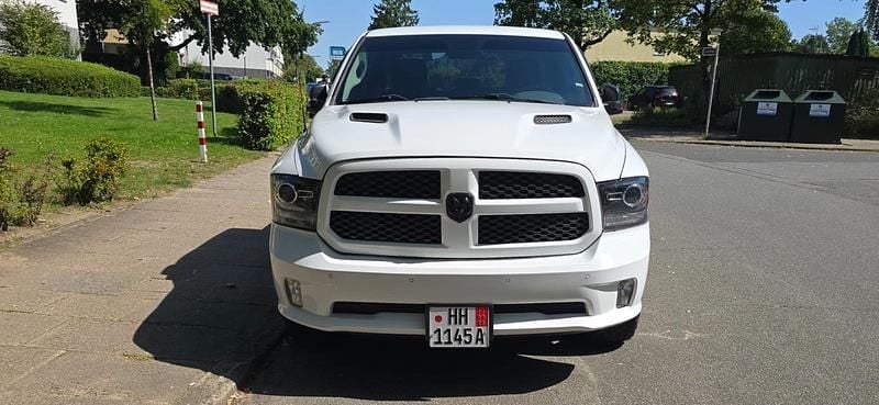 Weiß Gebraucht 2019 Dodge Ram Abholung | 26.900 € - Bild 1/4