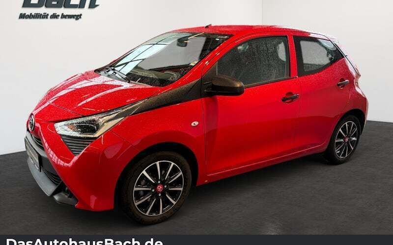 Rot Gebraucht 2020 Toyota Aygo Team Kleinwagen | 11.990 € (Guter Preis) - Bild 1/4