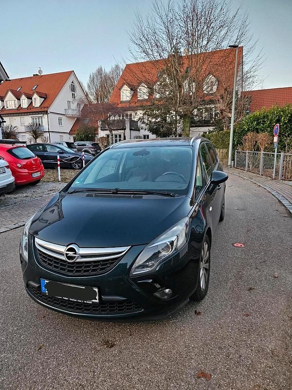 Grün Gebraucht 2015 Opel Zafira Van / Kleinbus | 4.850 € (Superpreis) - Bild 1/4