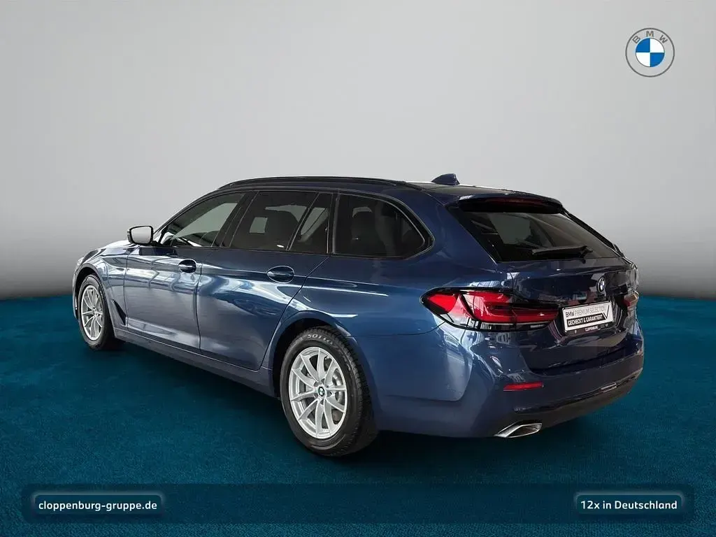 Gebraucht BMW 520 Performance 190 PS (139 kW) 2023 Blau Kombi