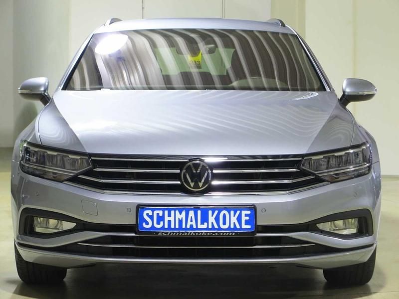 Pyrite silver (metallic) Gebraucht 2024 VW Passat Business Kombi | 26.950 € (Superpreis) - Bild 1/4