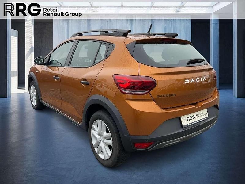 Gebraucht Dacia Sandero Essentiel 101 PS (74 kW) 2024 Atacama orange SUV
