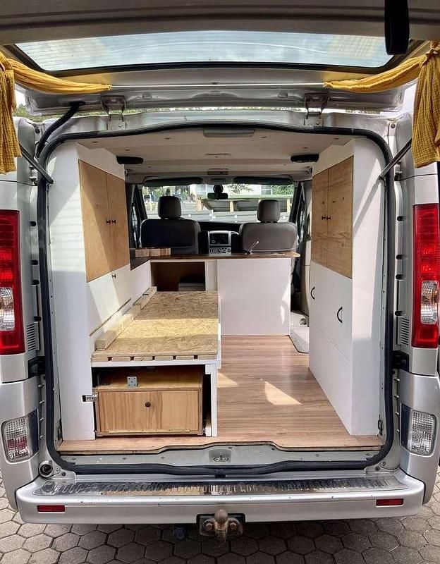 Silber Gebraucht 2008 Renault Trafic Van | 15.500 € - Bild 1/4
