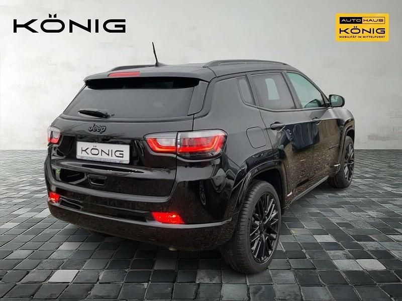 Gebraucht Jeep Compass Altitude 131 PS (96 kW) 2023 Solid black (5ck) SUV