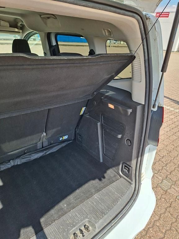 Weiß Gebraucht 2019 Ford Tourneo Courier Trend Van / Kleinbus | 11.000 € (Guter Preis) - Bild 1/4