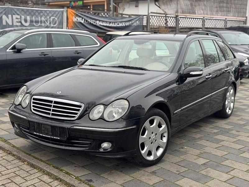 Second-hand Mercedes C180 143 CP (105 kW) 2006 Negru Break