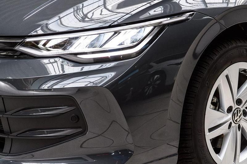 Gebraucht VW Golf VIII 150 PS (110 kW) 2024 Grau Limousine