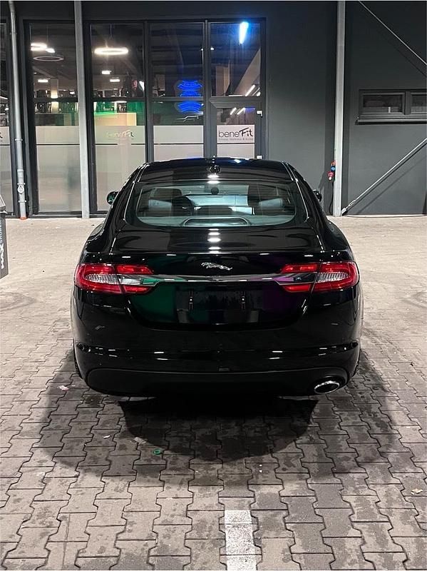 Gebraucht Jaguar XF 190 PS (139 kW) 2013 Schwarz Limousine