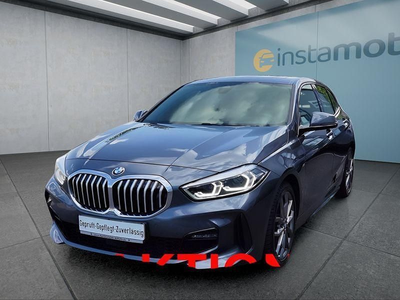 Grau Gebraucht 2021 BMW 120 M Sport Kleinwagen | 29.099 € (Fairer Preis) - Bild 1/4