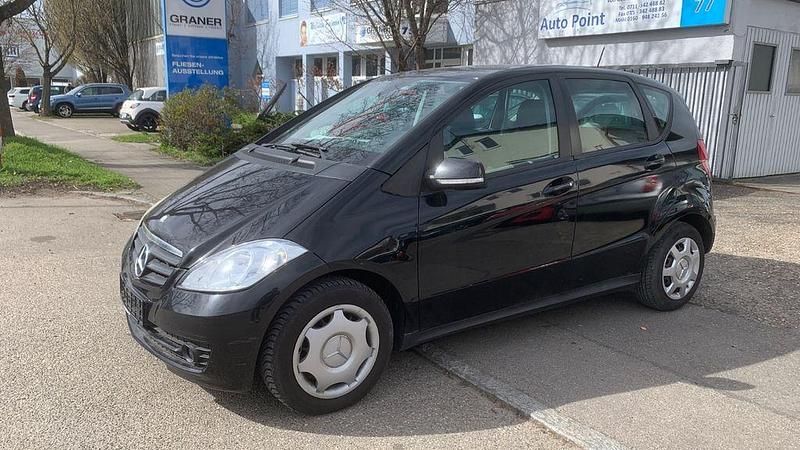 Gebraucht Mercedes A180 116 PS (85 kW) 2010 Schwarz Limousine