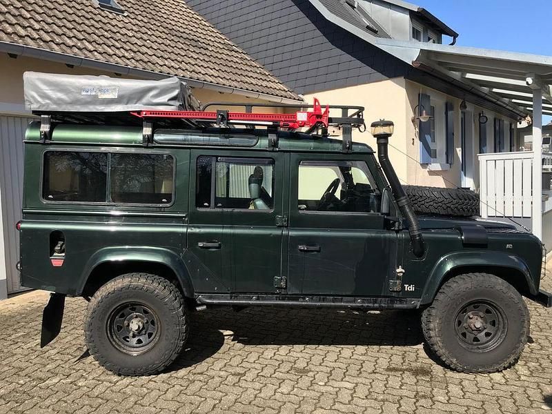 Gebraucht Land Rover Defender 113 PS (83 kW) 1998 Grün SUV