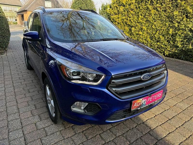 Gebraucht Ford Kuga ST-Line 150 PS (110 kW) 2017 Blau SUV
