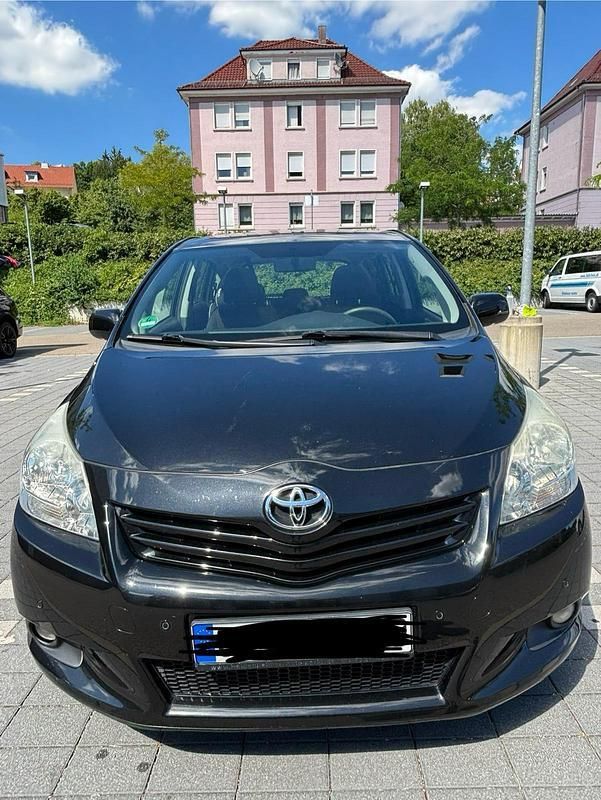 Schwarz Gebraucht 2010 Toyota Verso Van / Kleinbus | 6.399 € (Fairer Preis) - Bild 1/4
