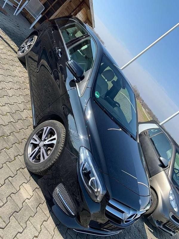 Gebraucht Mercedes B200 156 PS (114 kW) 2015 Schwarz Van / Kleinbus