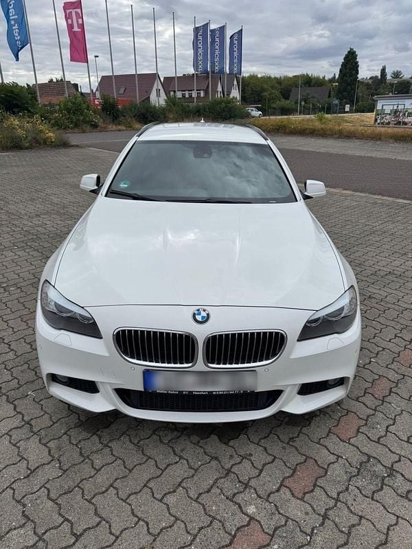 Weiß Gebraucht 2012 BMW 525 M Performance Kombi | 13.500 € (Etwas zu teuer) - Bild 1/4