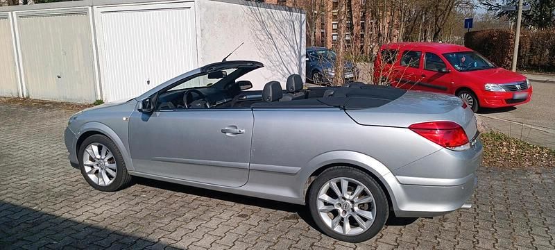 Gebraucht Opel Astra Cabriolet 140 PS (102 kW) 2007 Silber Cabrio