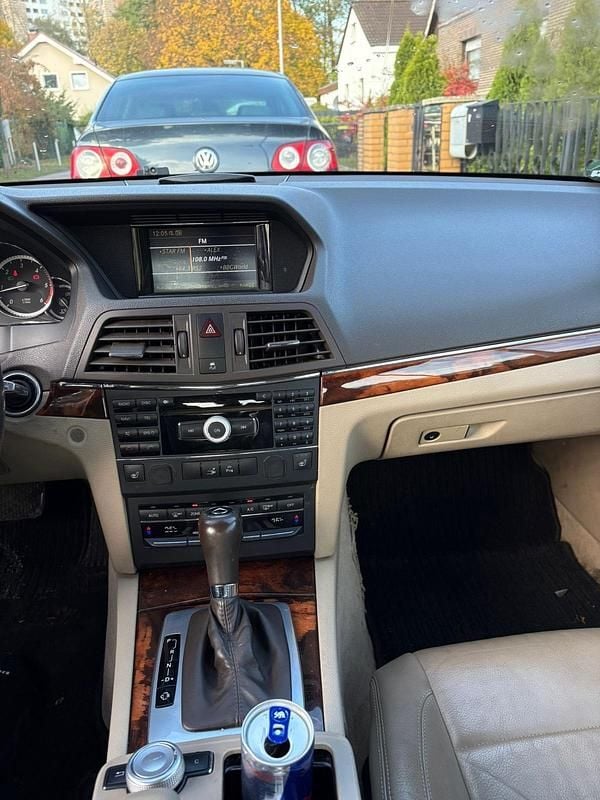 Gebraucht Mercedes E350 231 PS (169 kW) 2009 Schwarz Coupé