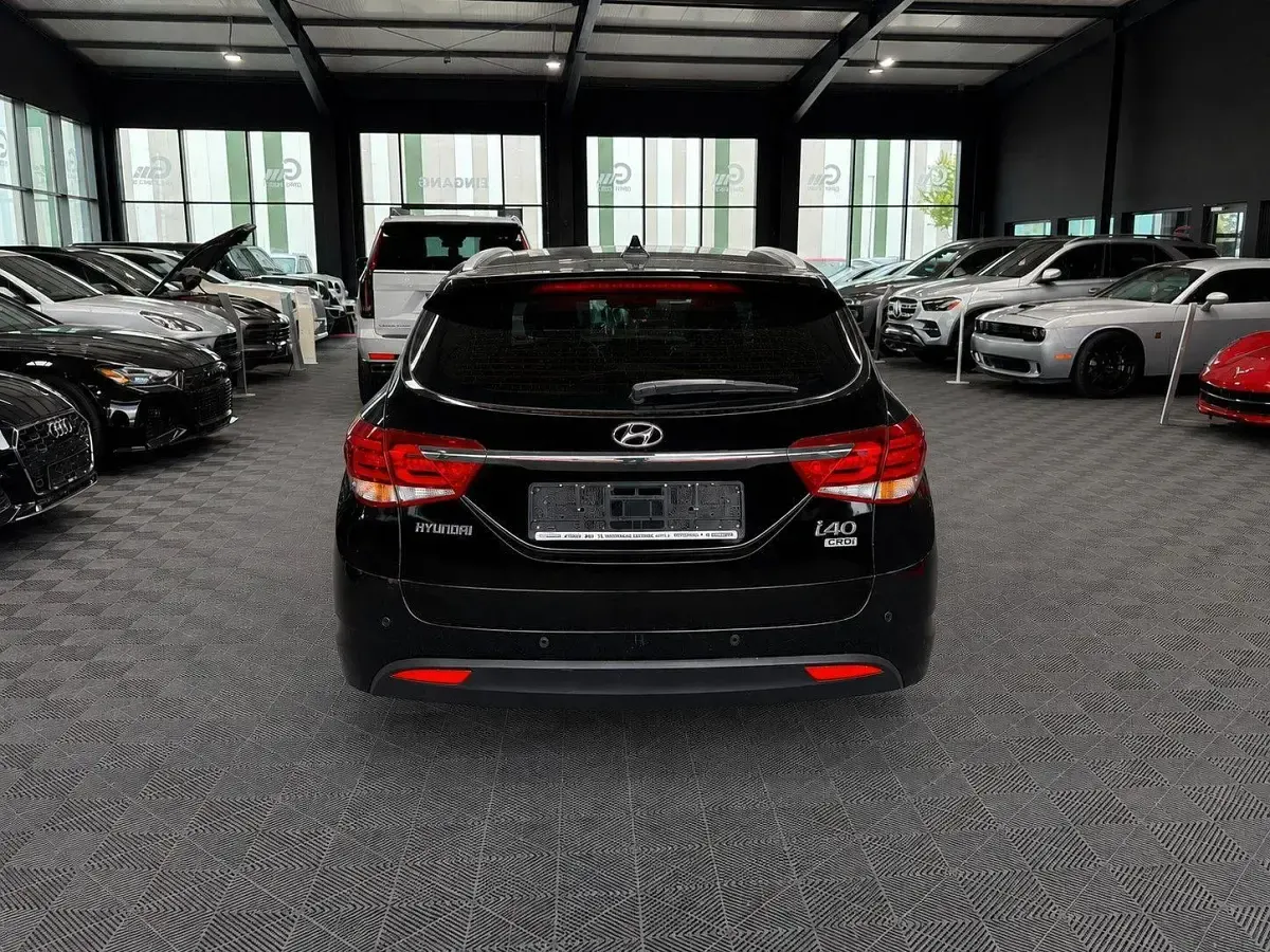 Gebraucht Hyundai i40 Premium 141 PS (103 kW) 2017 Schwarz Limousine