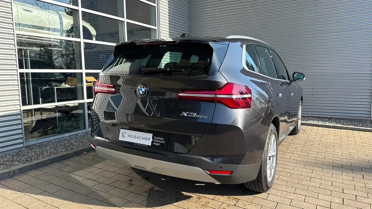 Gebraucht BMW X3 Efficient Dynamics 197 PS (144 kW) 2025 Sophistograu brillanteffekt SUV
