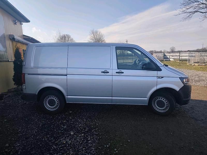Gebraucht VW Transporter 102 PS (75 kW) 2016 Silber Van
