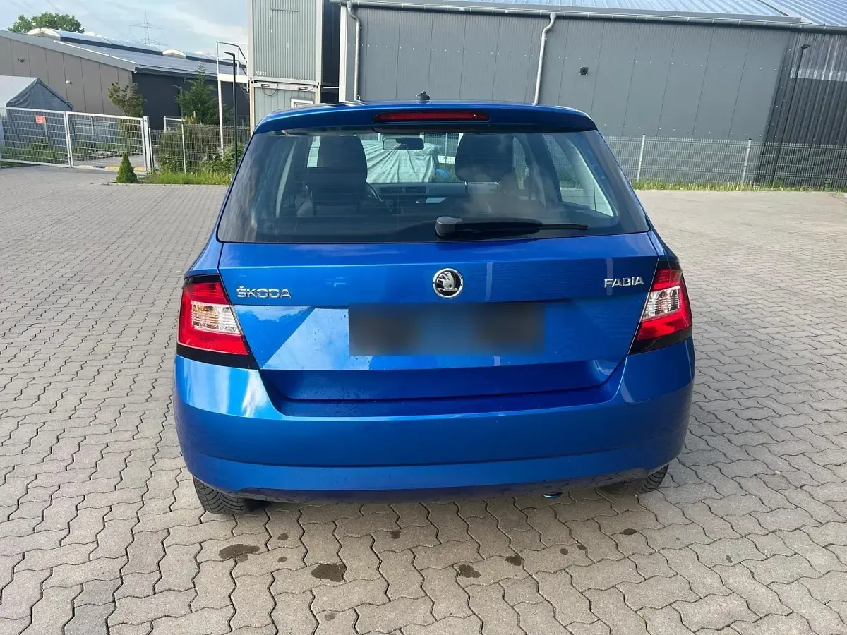 Gebraucht Skoda Fabia 75 PS (55 kW) 2017 Blau Kleinwagen