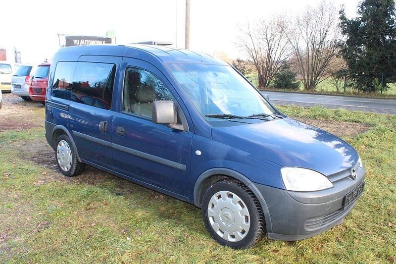 Usata Opel Combo 75 CV (55 kW) 2009 Blu Monovolume