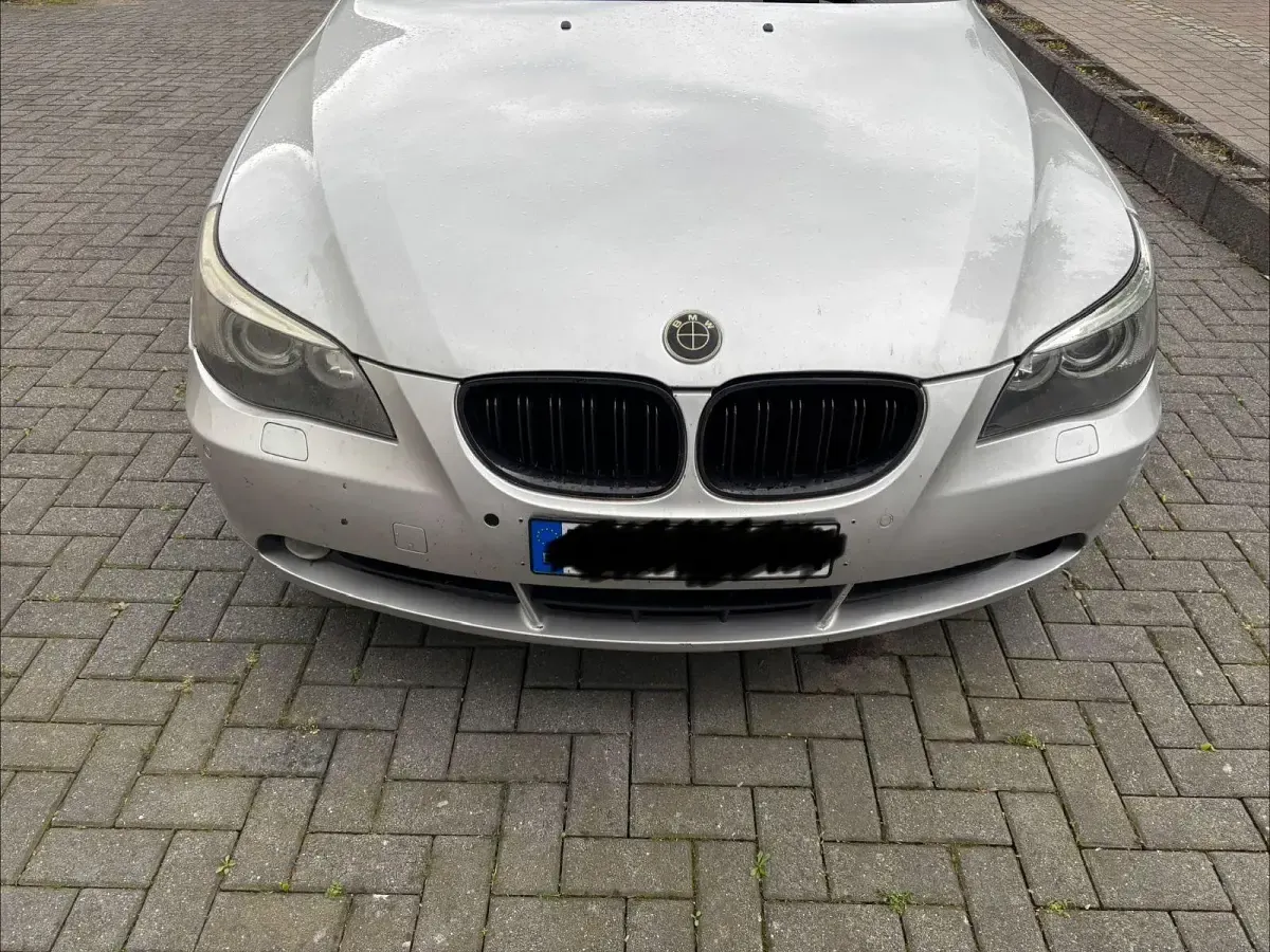 Gebraucht BMW 525 Basis 218 PS (160 kW) 2006 Silber Limousine