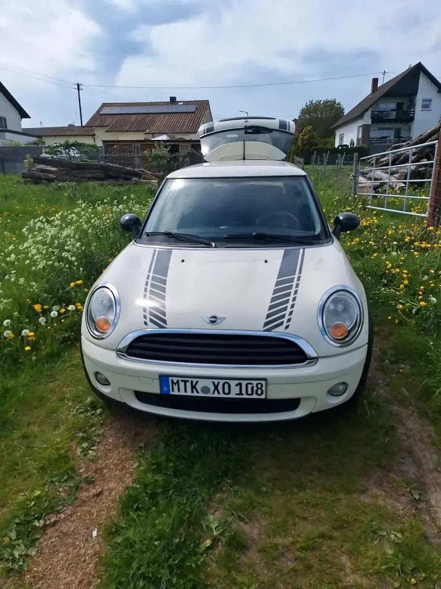 Używany Mini Cooper 75 KM (55 kW) 2009 Biały Hatchback