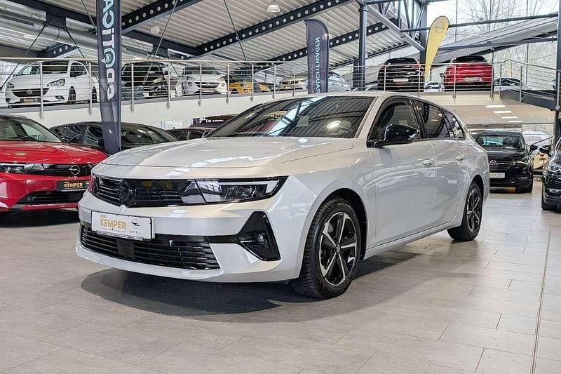 Gebraucht Opel Astra 131 PS (96 kW) 2024 Silber Limousine