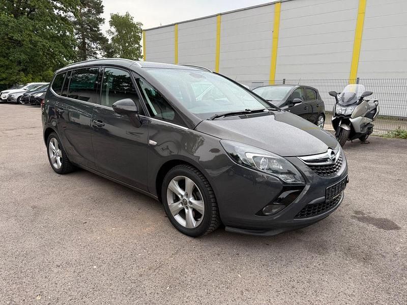 Grau Gebraucht 2014 Opel Zafira Tourer Innovation Van / Kleinbus | 10.750 € (Fairer Preis) - Bild 1/4