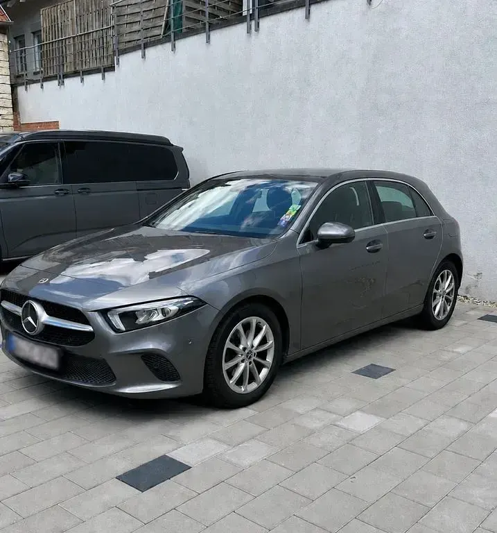 Gebraucht Mercedes A180 116 PS (85 kW) 2018 Limousine