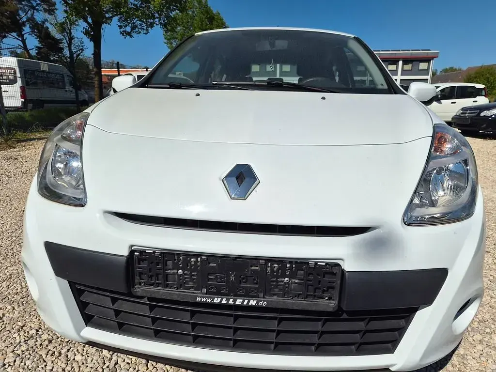 Gebraucht Renault Clio III Collection 75 PS (55 kW) 2013 Weiß Limousine