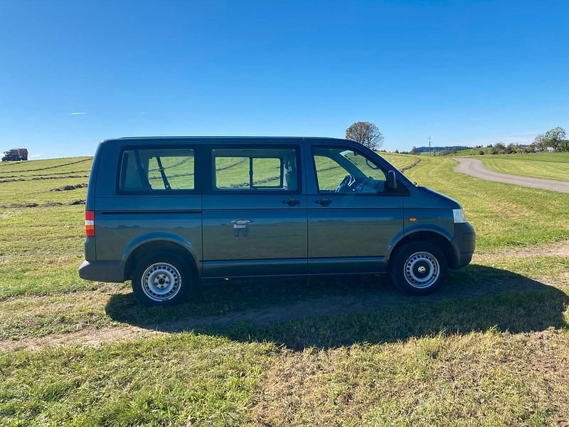Grau Gebraucht 2008 VW Caravelle Van / Kleinbus | 6.900 € (Superpreis) - Bild 1/4