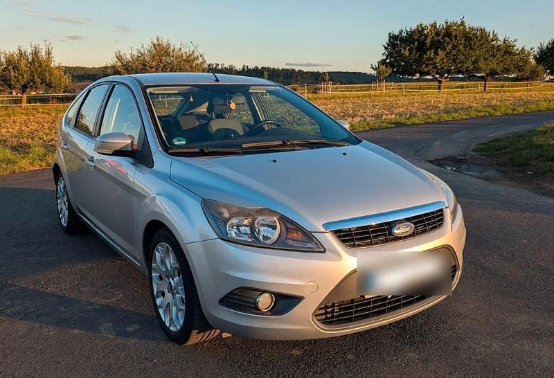 Silber Gebraucht 2009 Ford Focus Sport Limousine | 3.299 € (Etwas zu teuer) - Bild 1/4