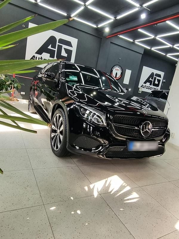 Gebraucht Mercedes GLC350 AMG line 258 PS (189 kW) 2019 Schwarz Coupé