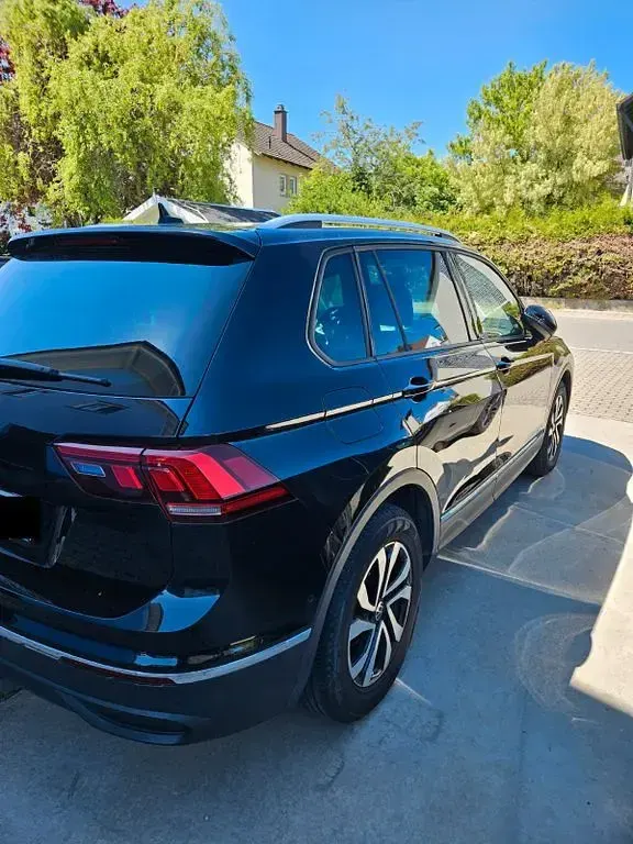 Gebraucht VW Tiguan Active 150 PS (110 kW) 2021 Schwarz SUV