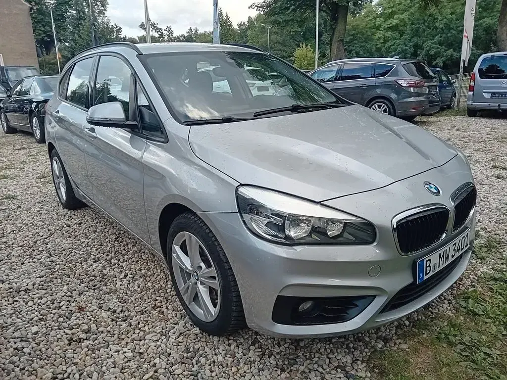 Gebraucht BMW 218 Active Tourer Advantage 136 PS (100 kW) 2017 Silber Van / Kleinbus