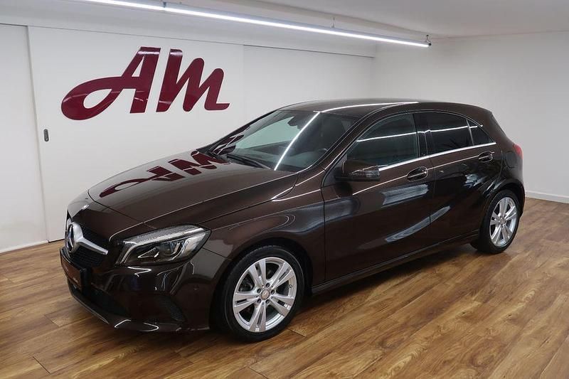 Braun Gebraucht 2015 Mercedes A200 Limousine | 17.888 € (Fairer Preis) - Bild 1/4