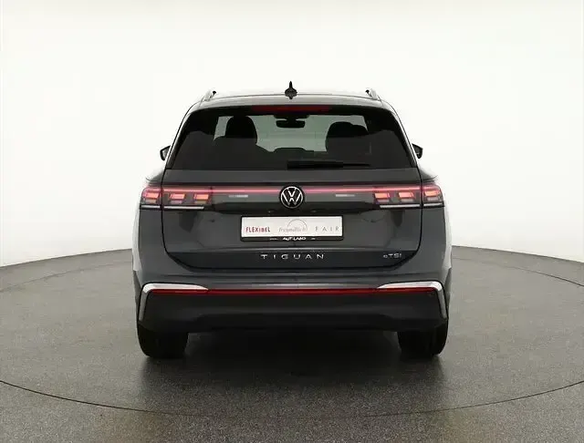 Używany VW Tiguan 150 KM (110 kW) 2025 Szary SUV