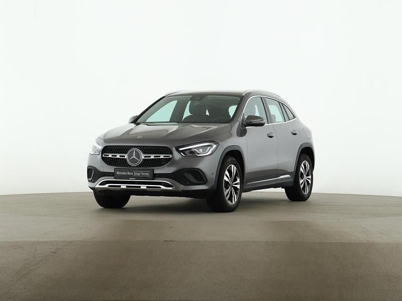 Gebraucht Mercedes GLA200 Progressive 163 PS (119 kW) 2022 Grau SUV
