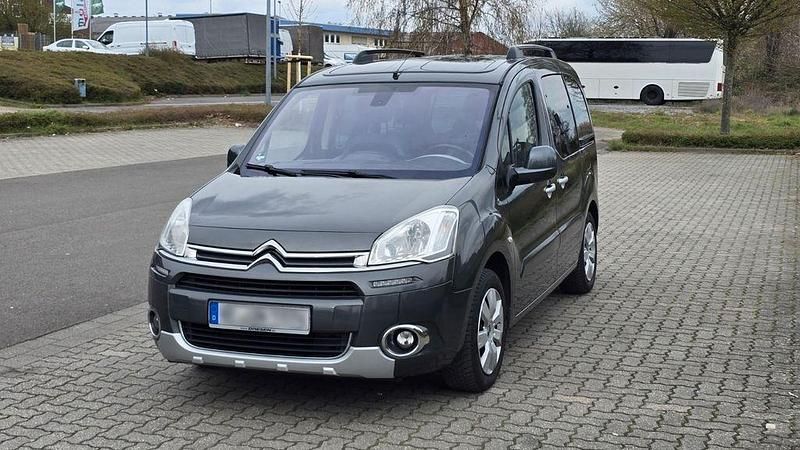 Gebraucht Citroën Berlingo 92 PS (67 kW) 2014 Grau Van / Kleinbus