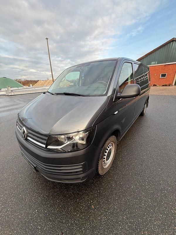 Gebraucht VW Transporter 140 PS (102 kW) 2016 Grau Van